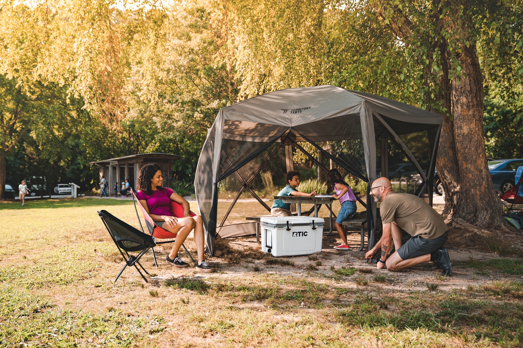 Screen tent outlet