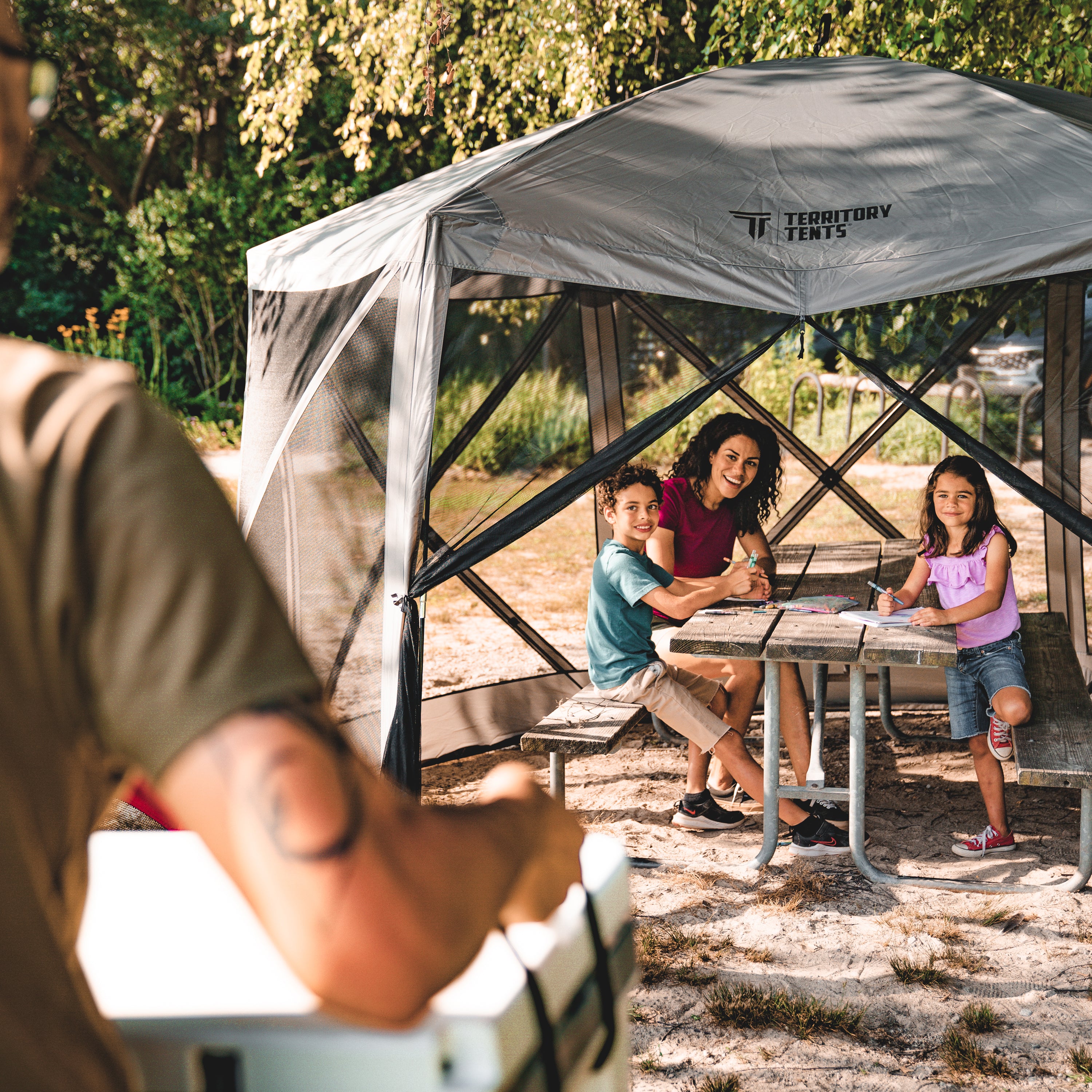 Picnic table shop tent